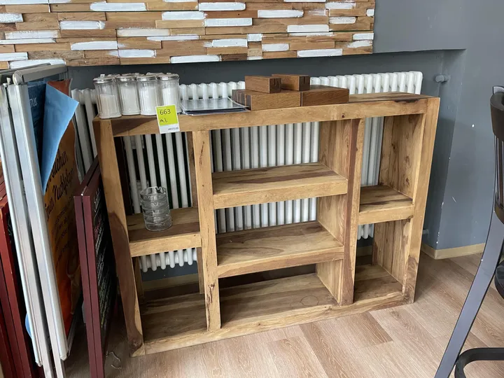 Holzregal